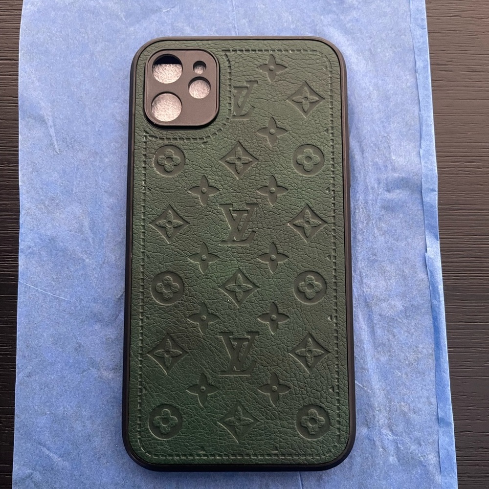 iPhone 11 Dark Green phone case 🍀